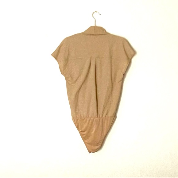 Zara Tops Zara Short Sleeve Bodysuit In Wheat With Draped Collar